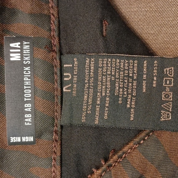 Kut from the Kloth Mia High Rise Fab Ab Toothpick Skinny - Picture 8 of 9